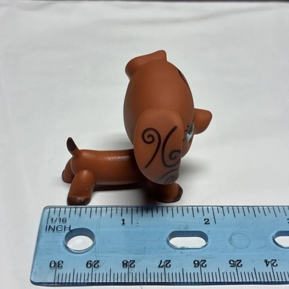 Littlest Pet Shop #640 Dachshund Brown Swirl Blue Diamond Eyes LPS